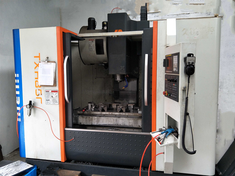 CNC milling machine